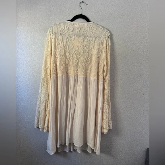 Anthropologie A’Reve Cream Lace Boho Bell Sleeve Button Down Dress - Picture 6 of 8